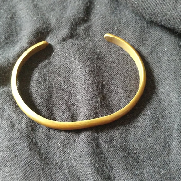 Small brass cuff - Picture 2 of 3